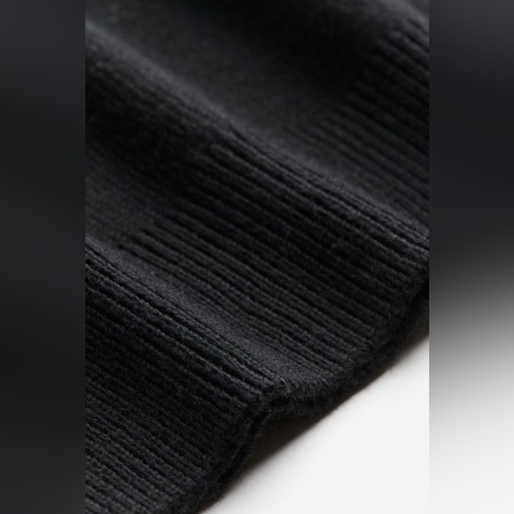 NWOT Fine-knit Sweater - Picture 5 of 5